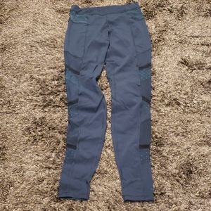 Lululemon mesh side panel leggings - size 6